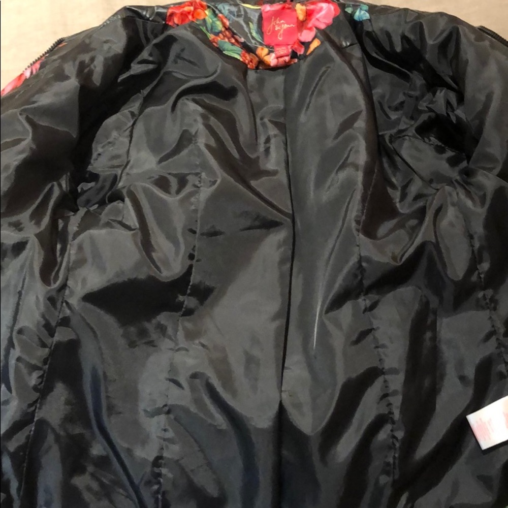 Winter jacket - Picture 3 of 4
